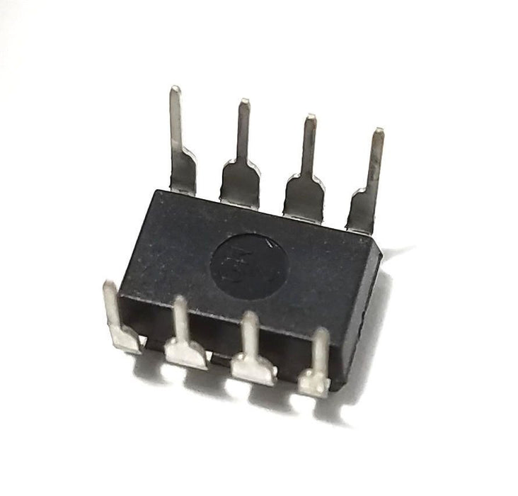 TL082CP TL082 + Socket - Dual JFET-Input Op Amp